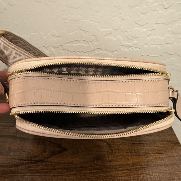 KARL LAGERFELD PARIS Maybelle Crossbody Camera Bag Shell/Tan/Beige color - Picture 11 of 16